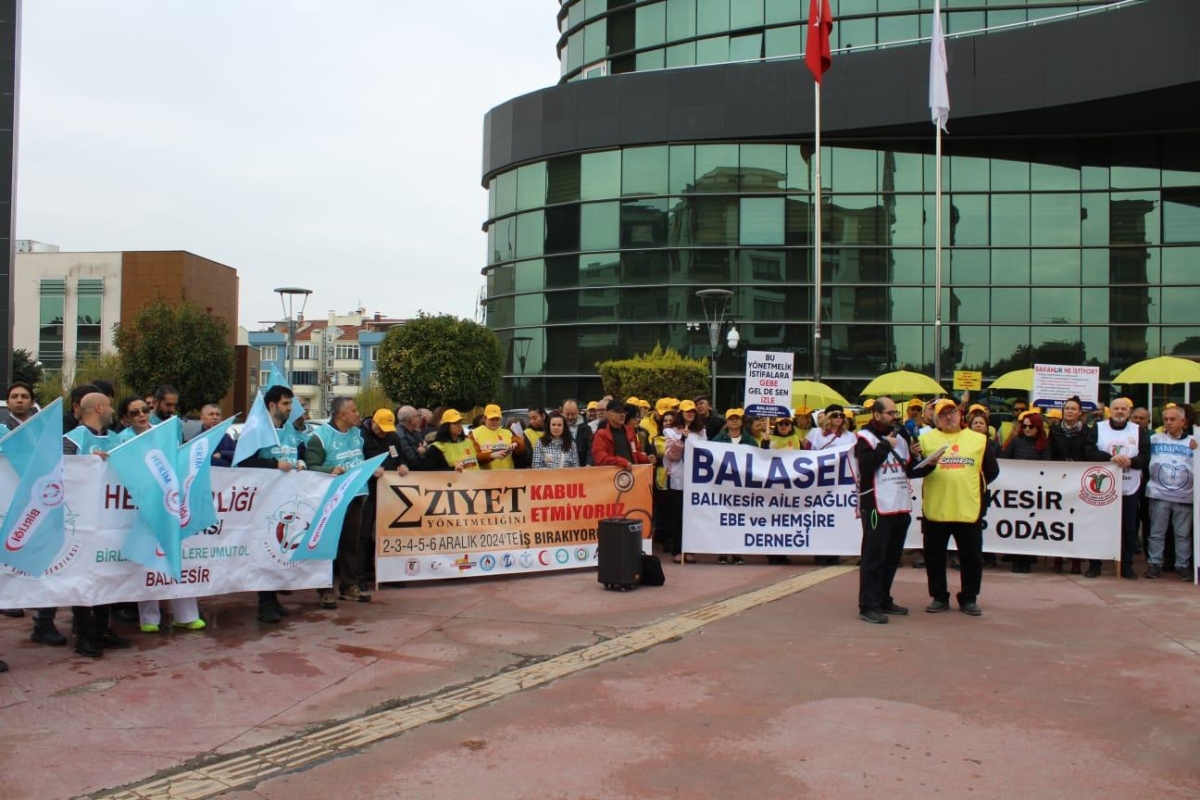 Balıkesir’de sağlık çalışanlarından ortak eylem: “Eziyet Yönetmeliklerine Hayır!”