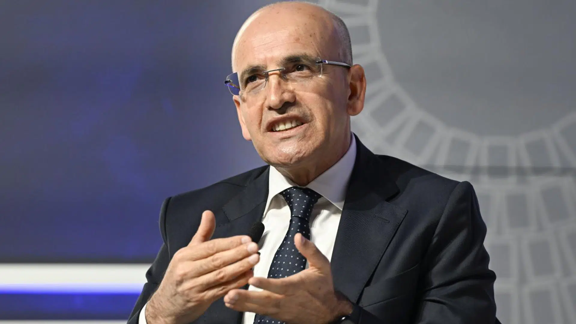 Mehmet Şimşek, akaryakıt ve sigara zamları hakkında açıklama yaptı!