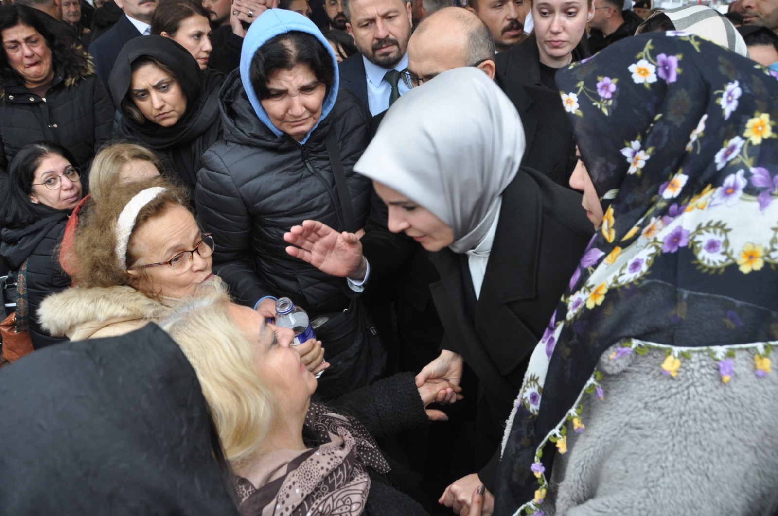 Balıkesir'deki patlamada oğlunu kaybeden acılı anne Bakanlara sitem etti: ''Oğlumun kanı yerde kalmasın''