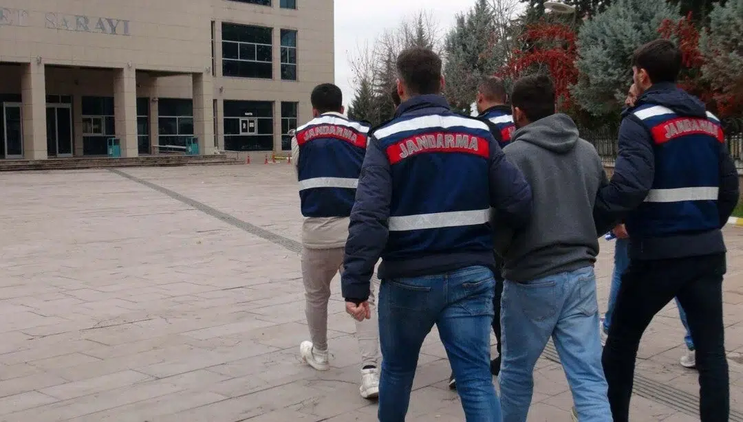 Balıkesir'de aranan 201 şüpheli yakalandı