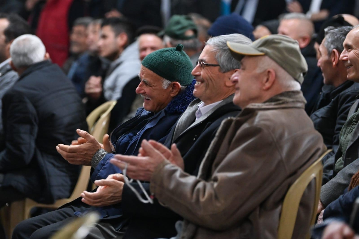 Ahmet Akın'dan Bigadiç'e müjde üstüne müjde...