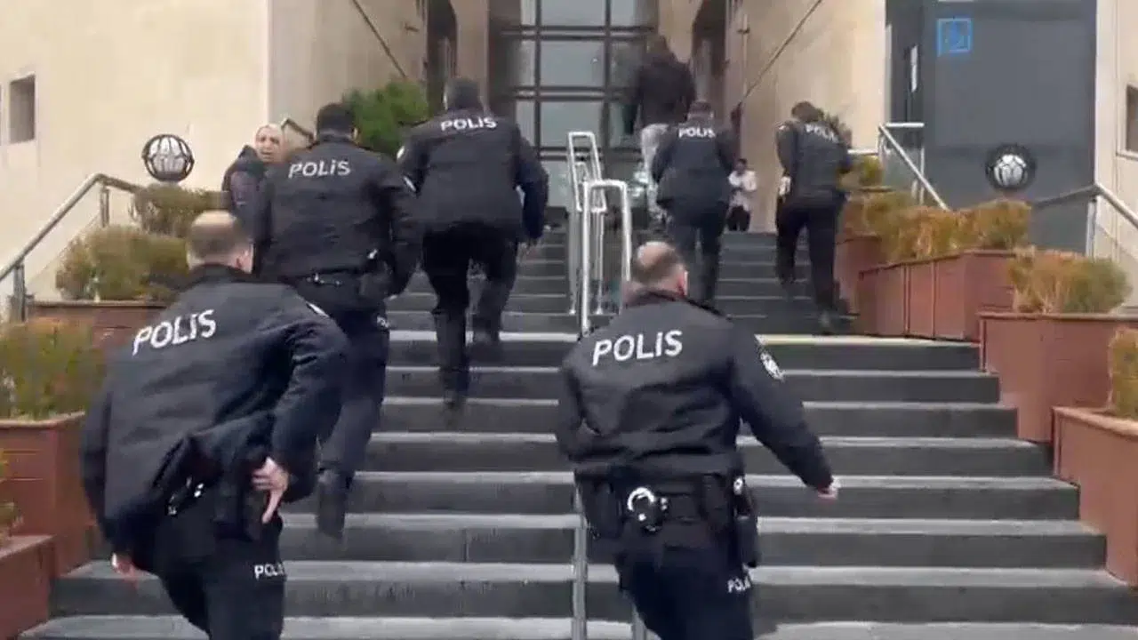 Bursa Adliyesi'ndeki silahlı saldırıda yaralanan Jandarma şehit oldu!