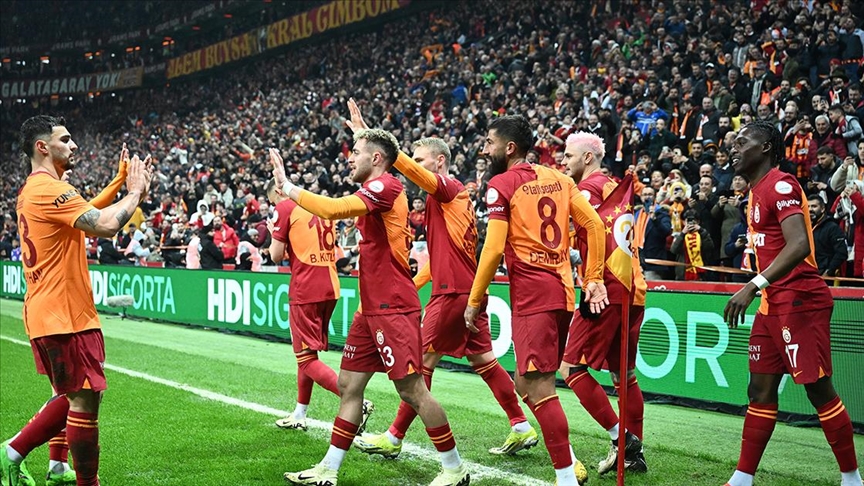 Galatasaray deplasmanda Kayserispor'u büyük farkla mağlup etti!