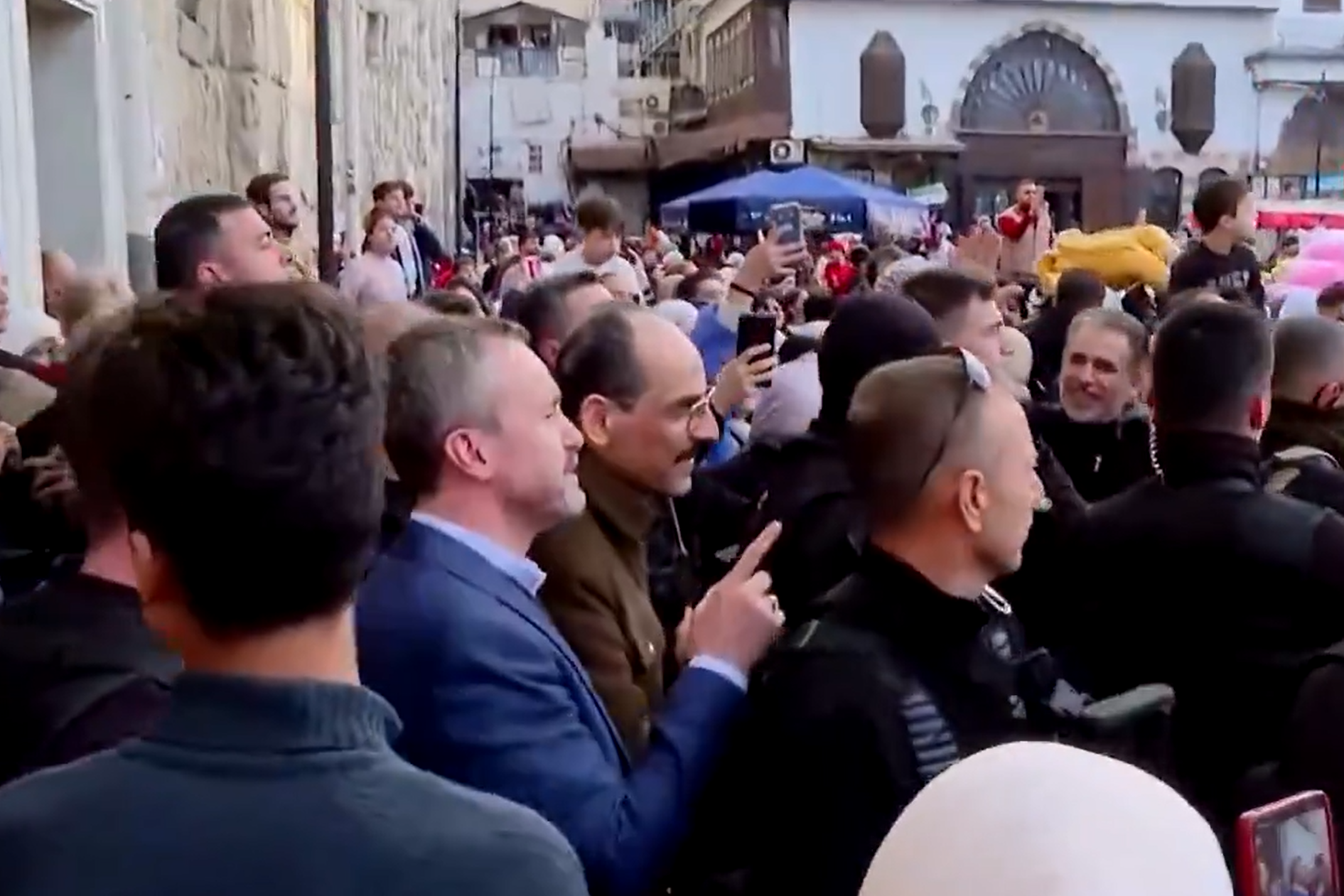 MİT Başkanı İbrahim Kalın, Şam, Emevi Camii'nde namaz kıldı!