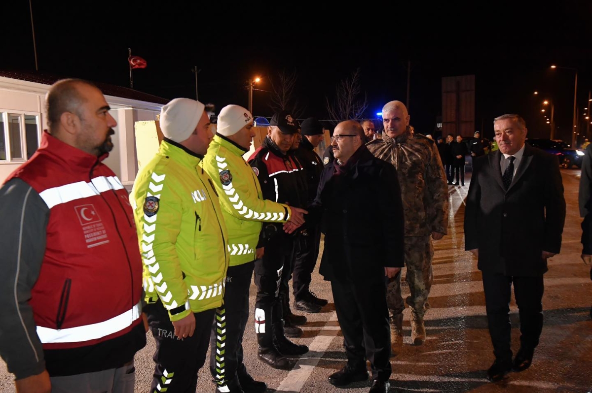 Vali Ustaoğlu trafik ekiplerini ziyaret etti!