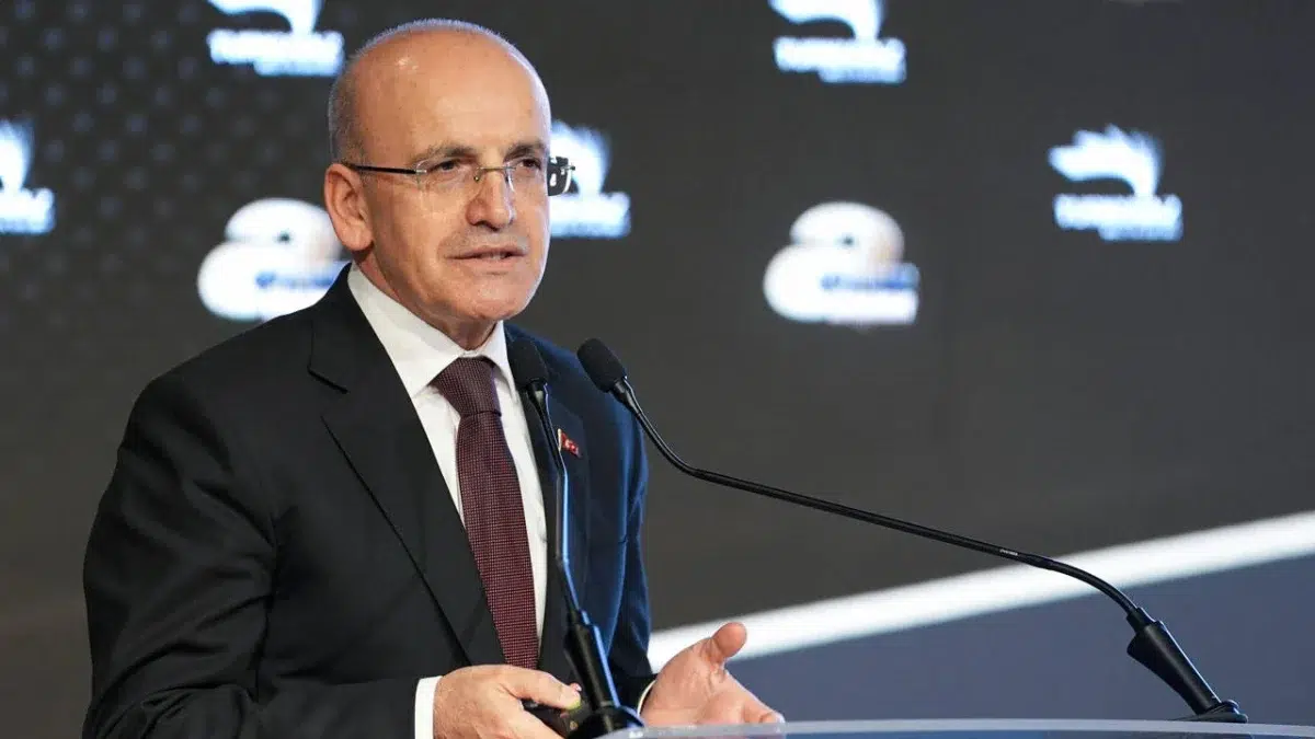 Mehmet Şimşek'ten vatandaşları şok eden açıklama! ''Asgari ücret enflasyonun üzerinde artıyor''