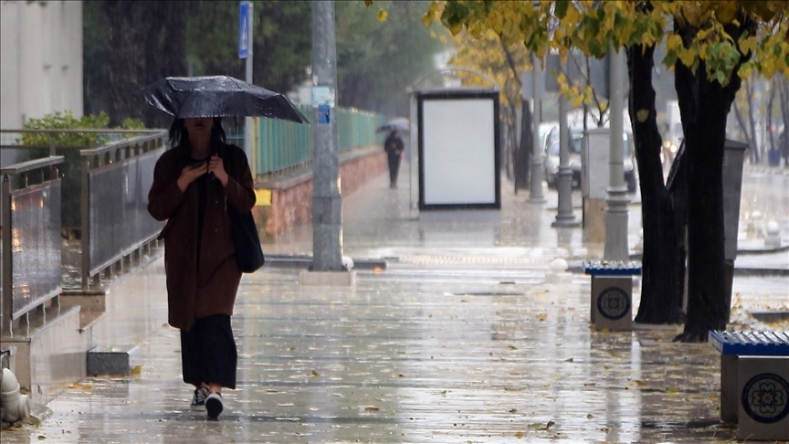 Meteorolojiden sağank yağış uyarısı!