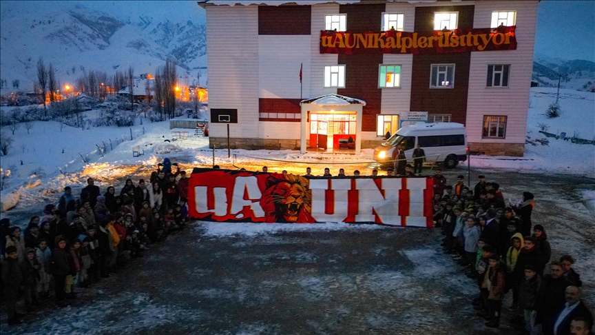 ultrAslan'dan, köy çocuklarına yeni yıl sürprizi!