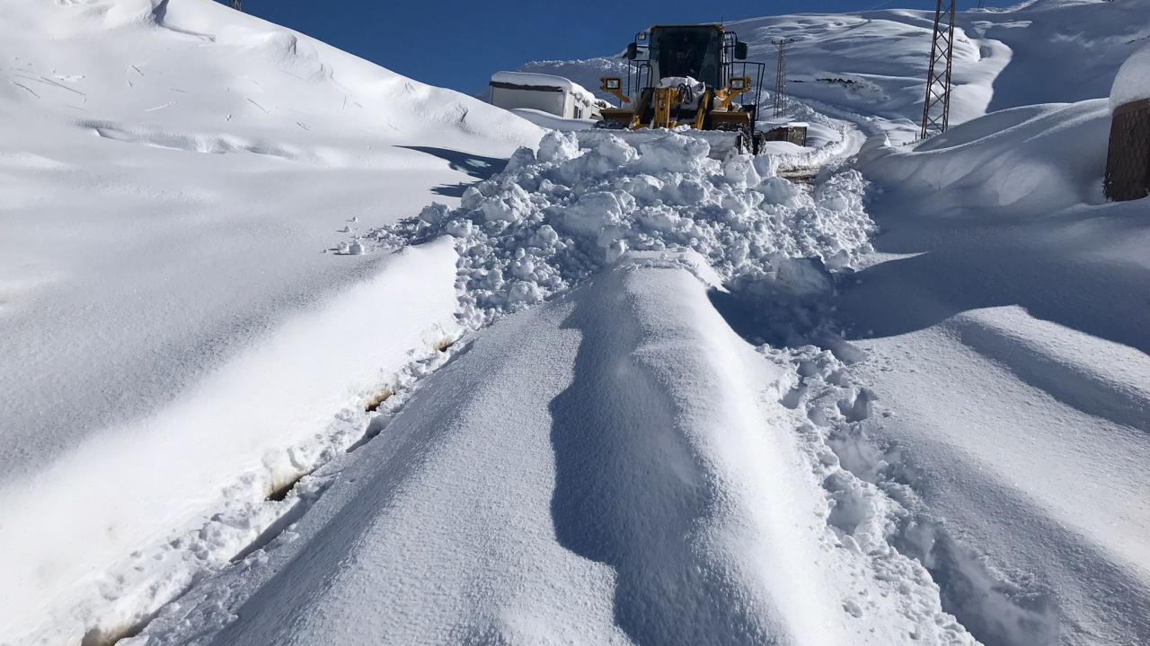 Kar yağışından dolayı 131 yerleşim yeririnin yolu kapandı!