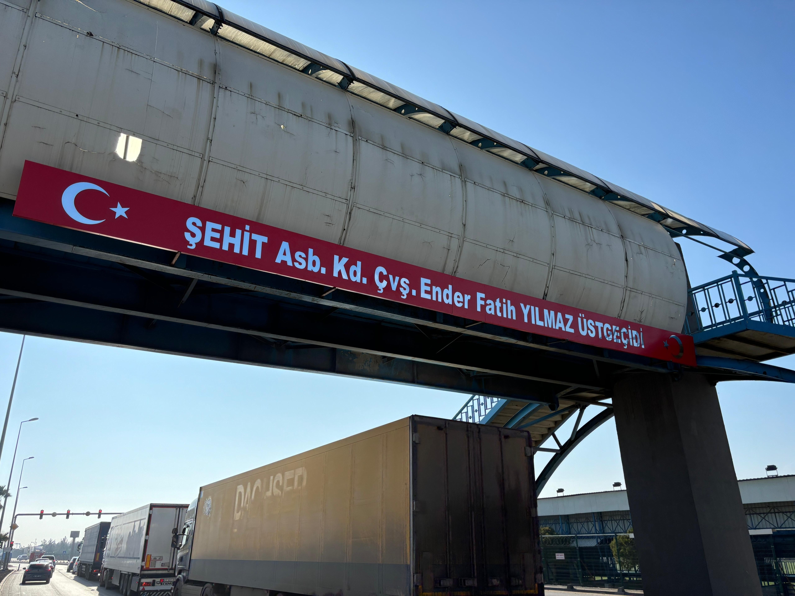 Şehit Ender Fatih Yılmaz’ın İsmi Bandırma’daki Üst Geçitte Yeniden Yaşatılıyor