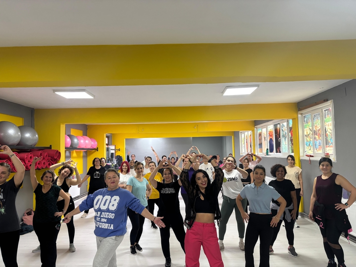 Bandırma'da zumba ve pilates derslerine yoğun ilgi