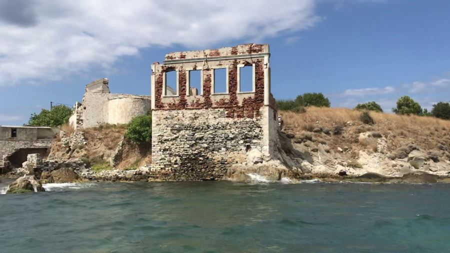 Marmara Denizi'nde ıssız ve bakir bir ada... Burada sessizliğe doyacaksınız! Huzur dolu bir tatil arayanlar Ekinlik Adası'nı ziyaret etmeli!