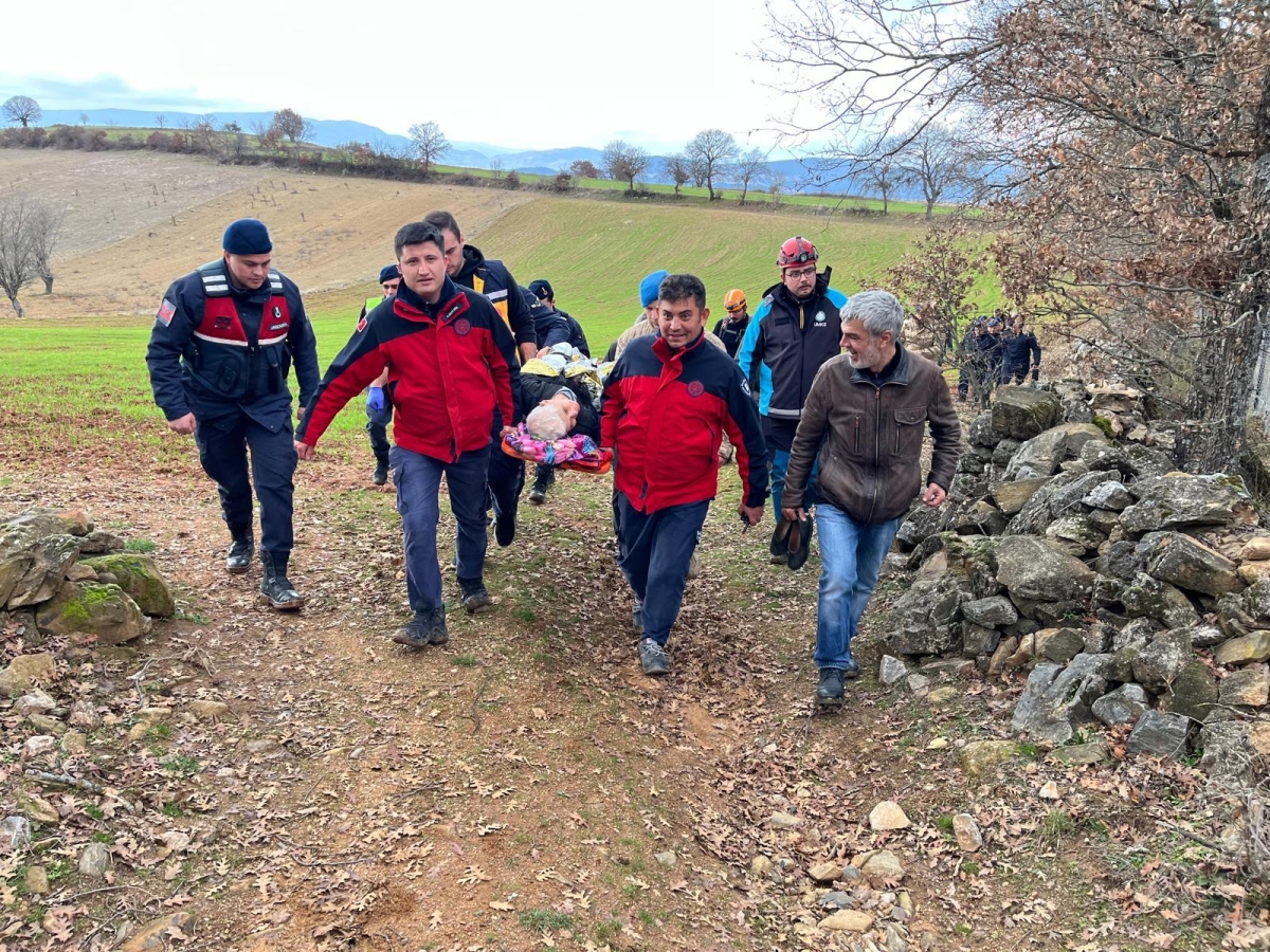 Sındırgı'da kaybolan Alzheimer hastası kadın ekipler tarafından bulundu