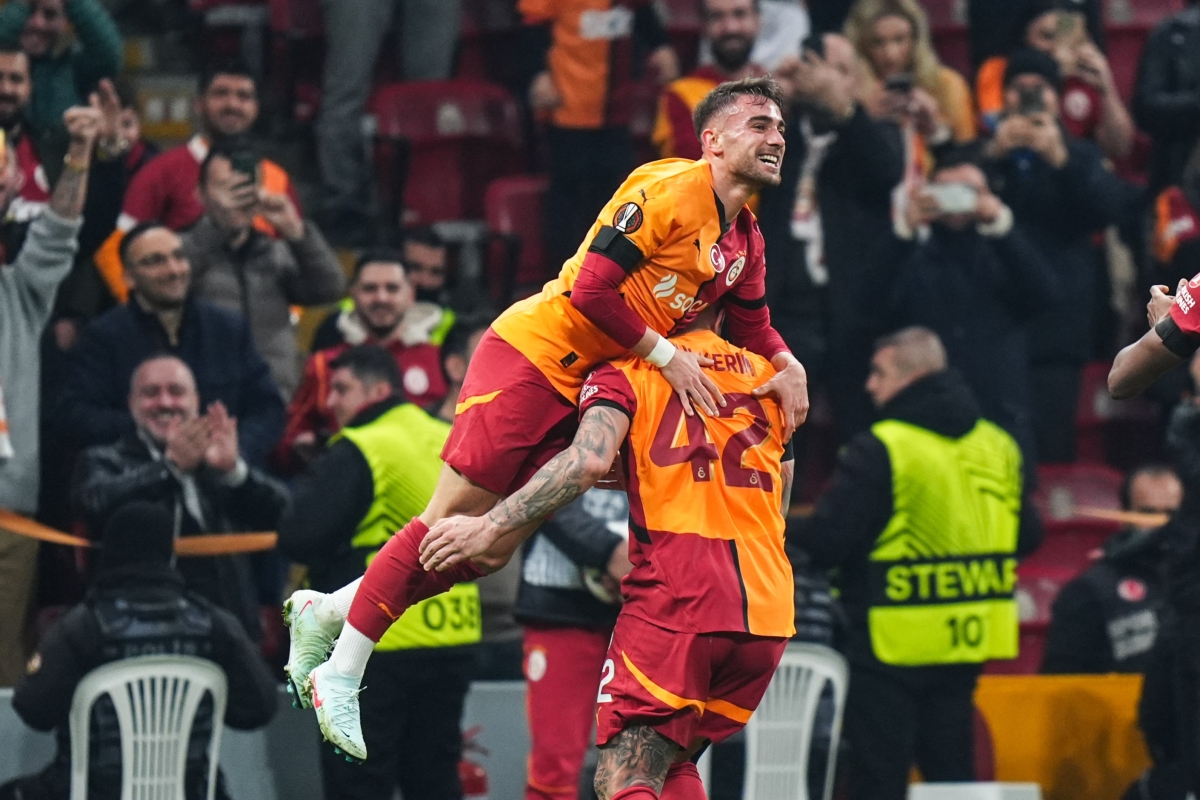 Galatasaray ilk yarıyı önde tamamladı: 2-1!