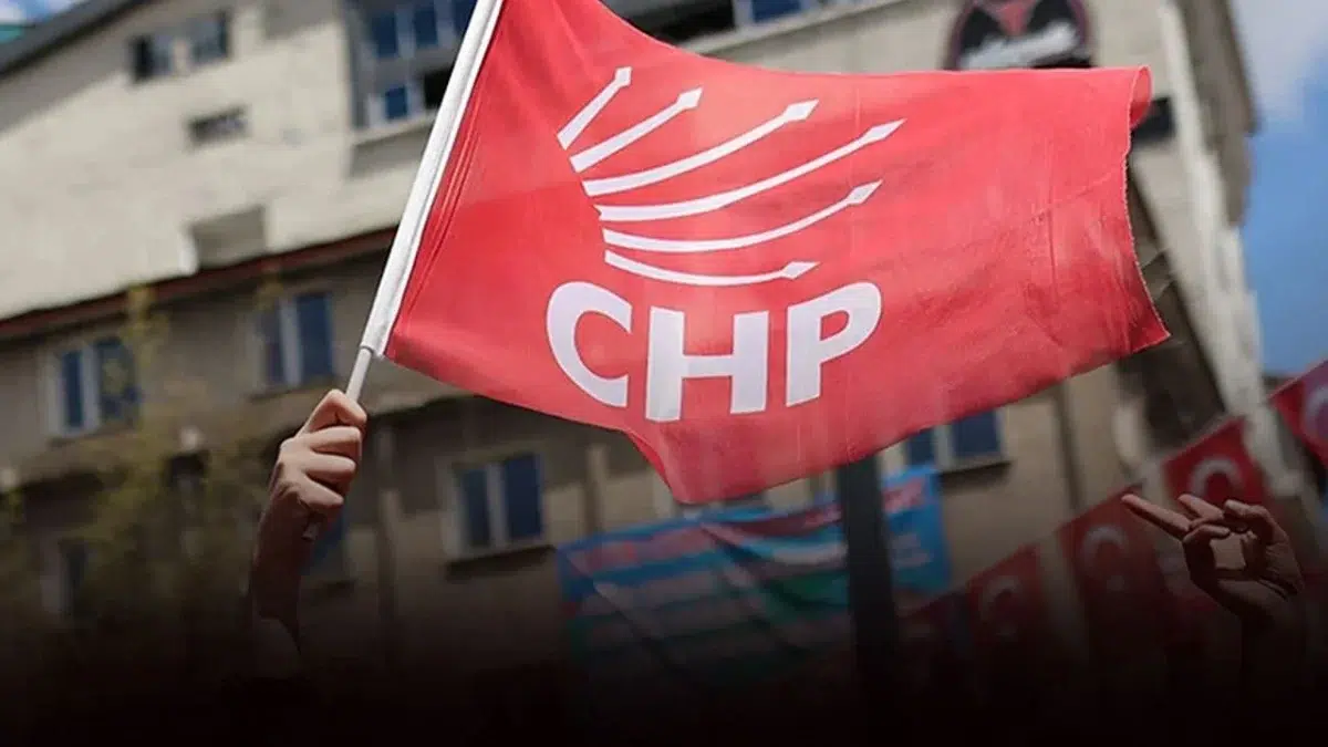 O Milletvekilleri CHP'ye katılıyor! CHP'nin Meclis'teki sandalye sayısı yükseliyor!