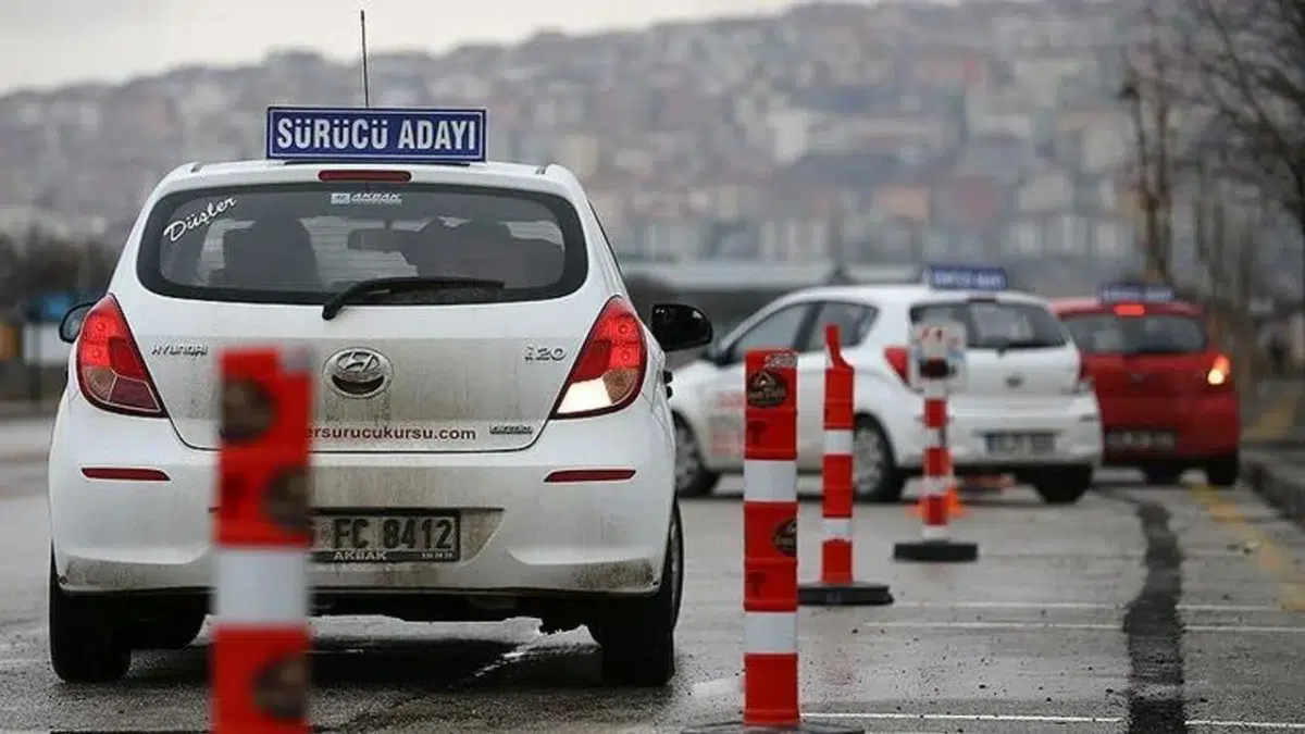 Ehliyet sınav ücretlerine büyük zam geldi! Ehliyet almak zorlaştı...