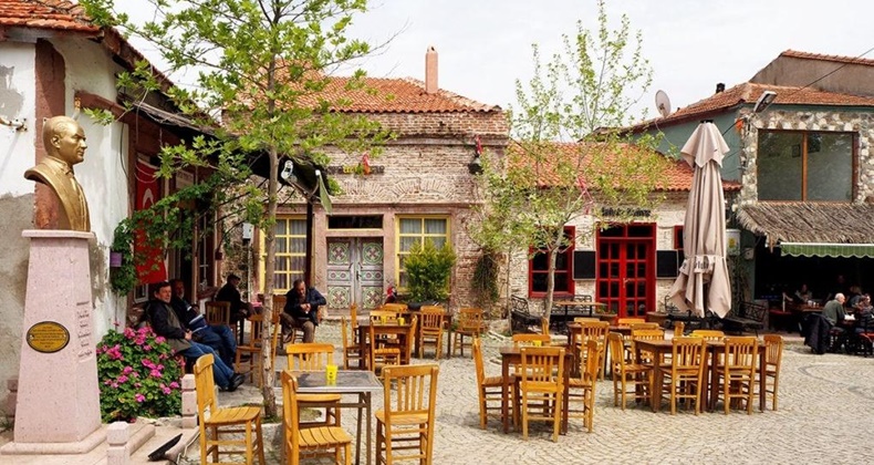 Ege'nin saklı cennetleri... Çeşme ve Bodrum'dan sıkılanlar buraya kaçıyor! Ayvalık, Cunda ve Küçükköy rotaları...