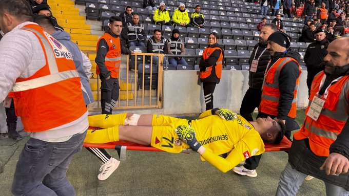 Süper Lig'de korkutan an! Gaziantep FK kalecisi beyin sarsıntısı geçirdi!