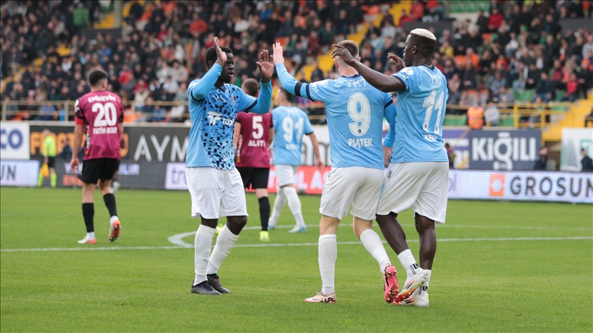 Alanyaspor - Başakşehir maçında bol gollü Alanyaspor galibiyeti