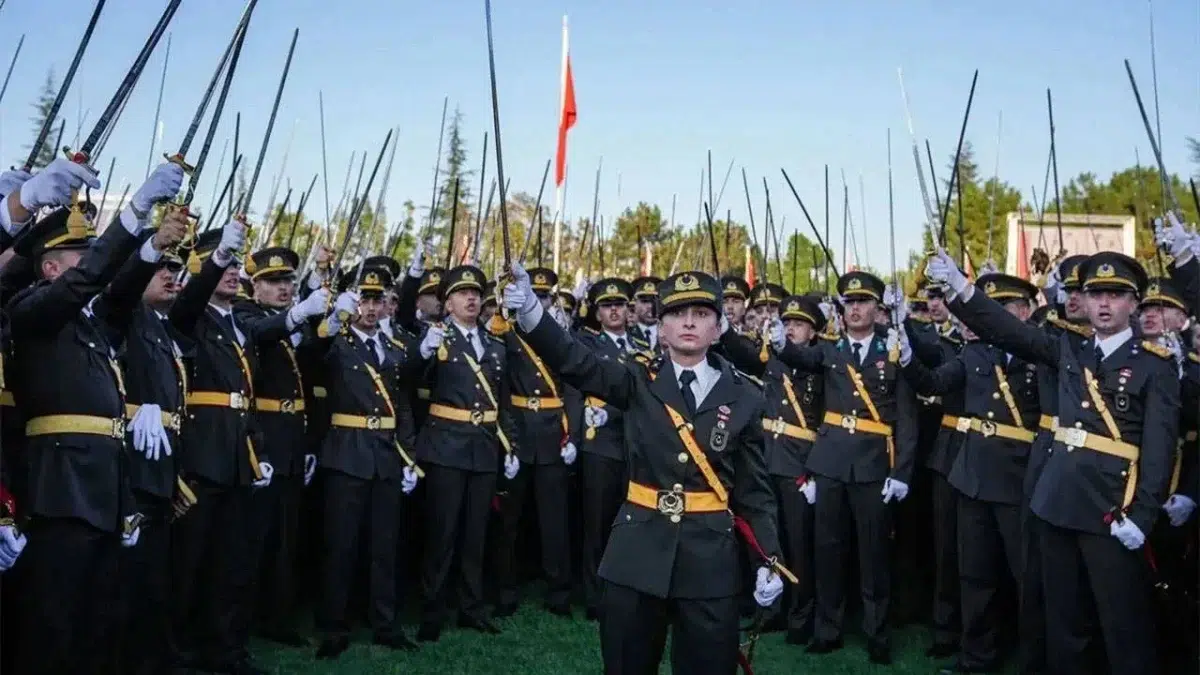 TSK’den İhracı İstenen Teğmenlerin kaderi yarın belli olacak!