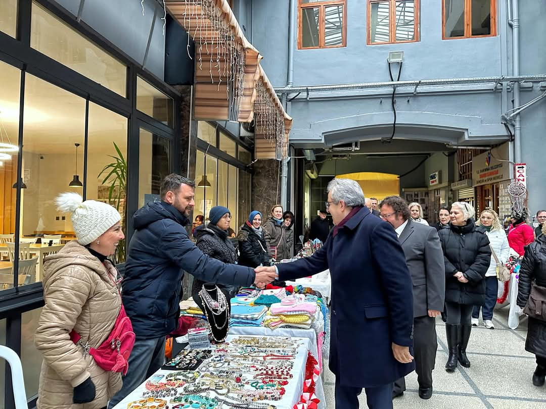 Bandırma’da Sevgililer Günü alışveriş günleri başladı!