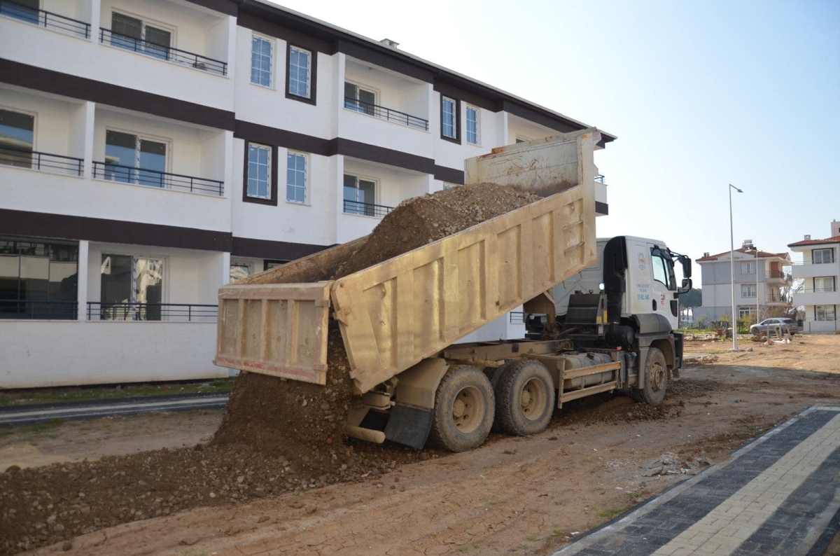 Gömeç’te Yol Tamir ve Onarım Çalışmaları Sürüyor