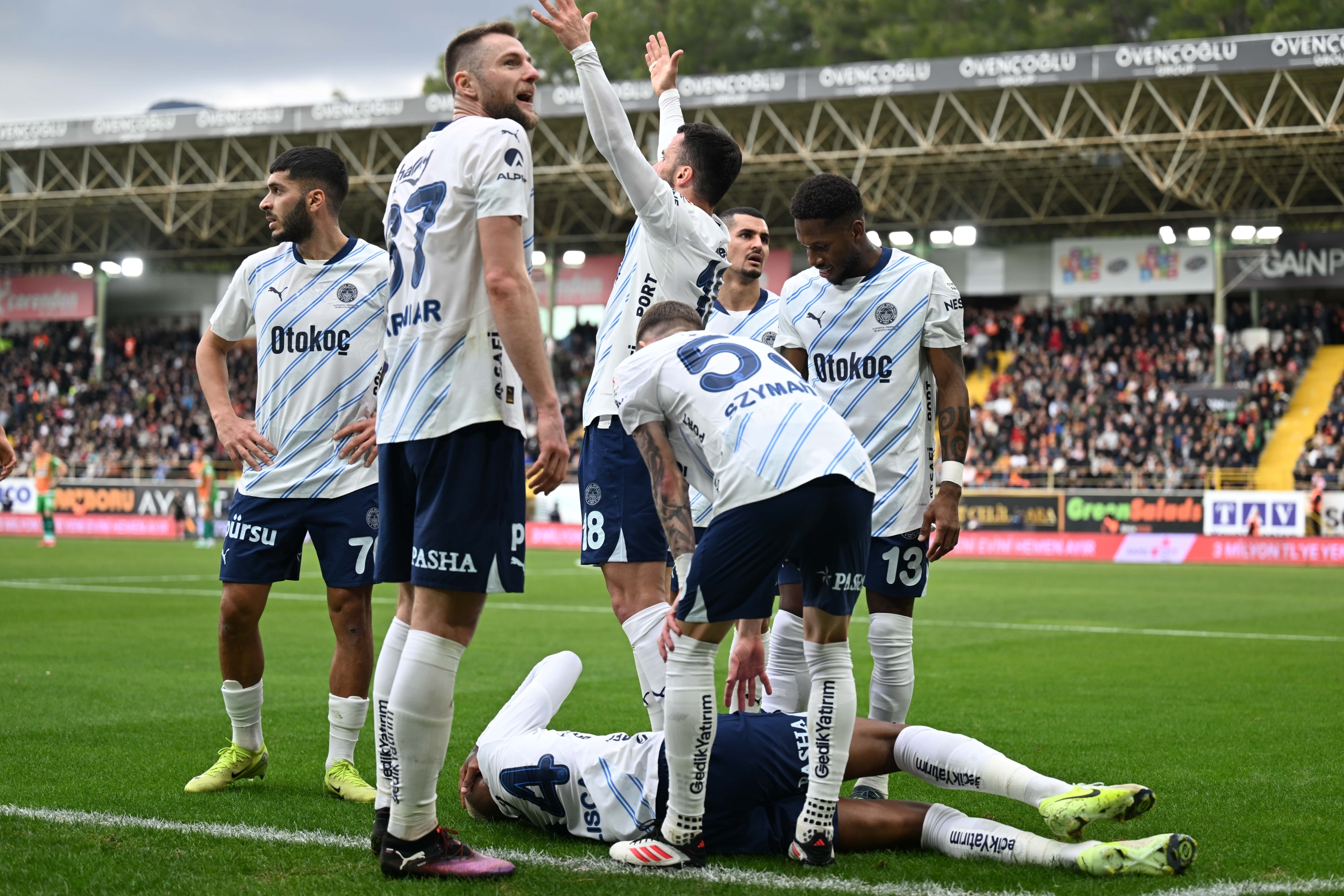 Fenerbahçe, Alanyaspor deplasmanından 3 puanla ayrıldı!