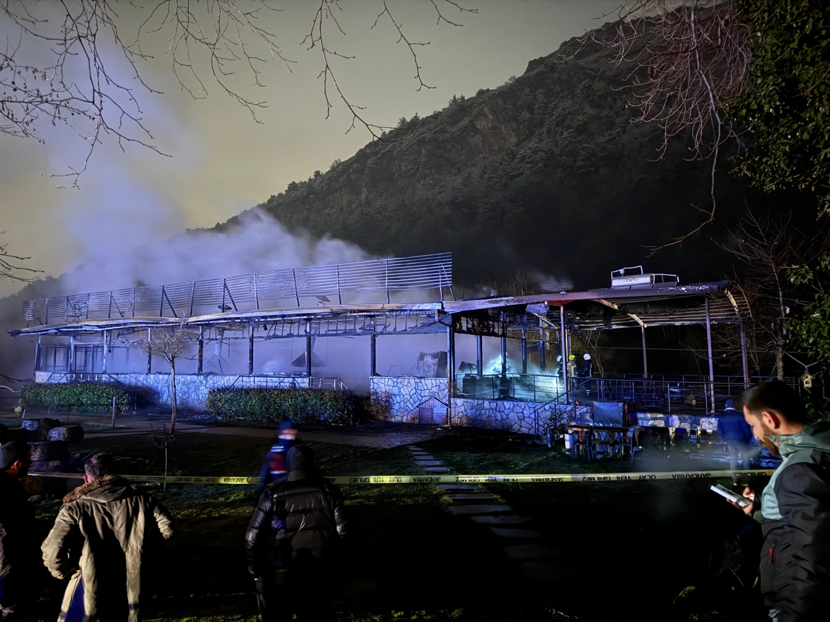 Bursa'da korkutan yangın! Restoran küle döndü!