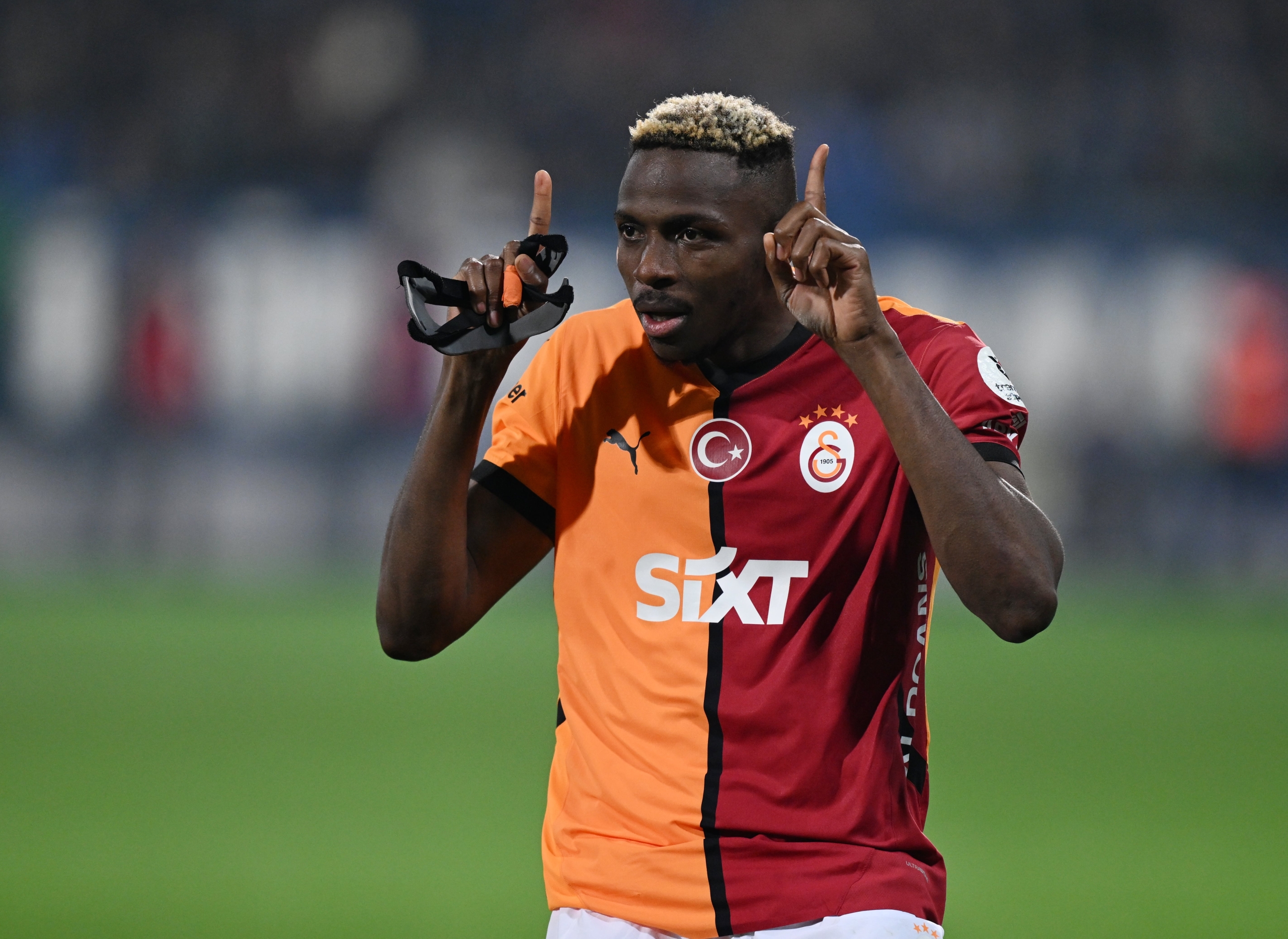 Victor Osimhen şov yaptı! Galatasaray, Rizespor karşısında galip geldi!