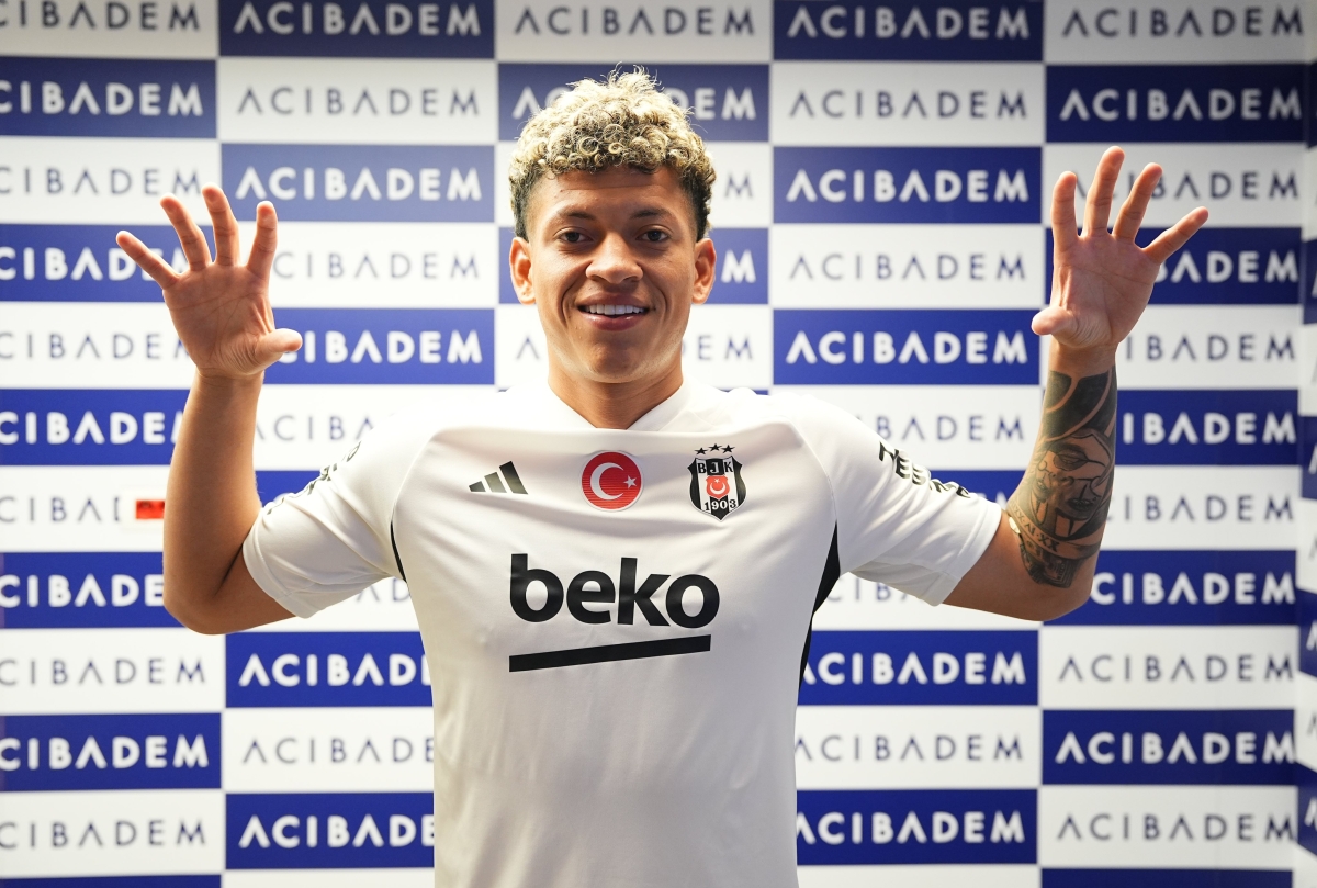 Beşiktaş'ın yeni transferi imzayı attı!