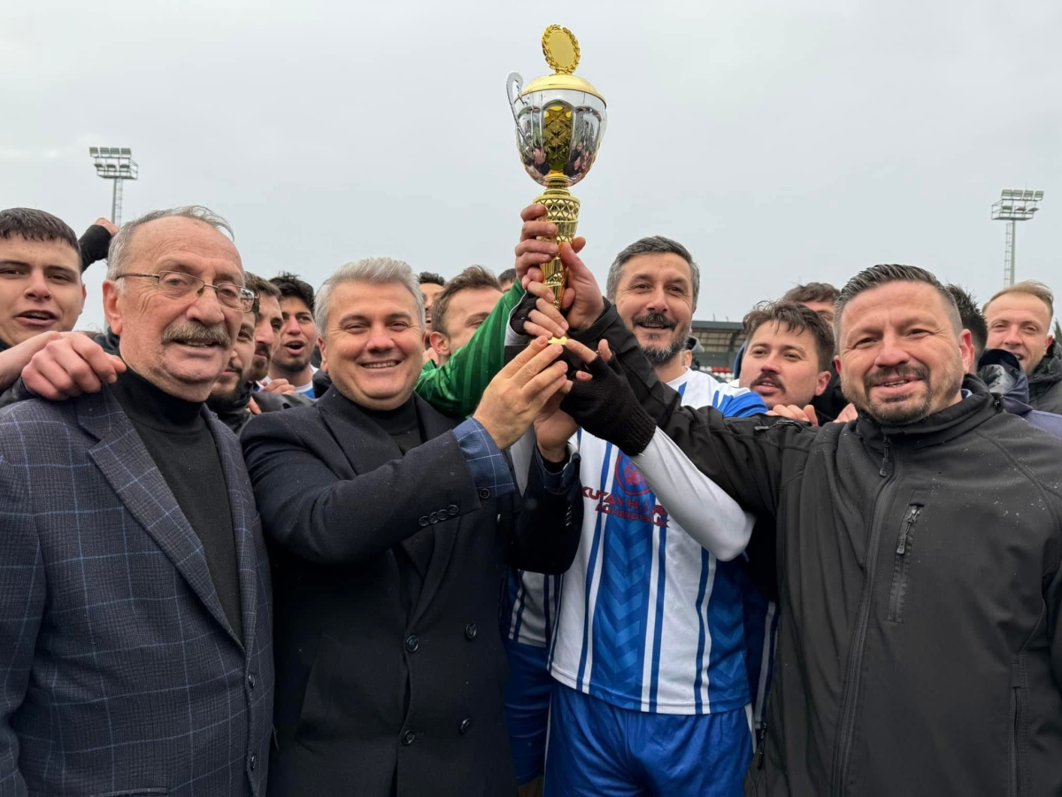 Mustafa Canbey sahada! Spor yatırımları, gönül ziyaretleri ve gençlerle söyleşi...