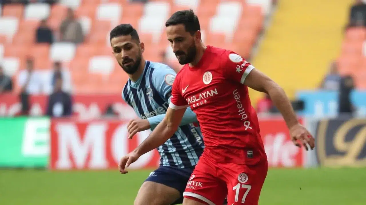 Adana Demirspor - Antalyaspor maçında kazanan çıkmadı! Emre Belözoğlu kırmızı kart gördü!