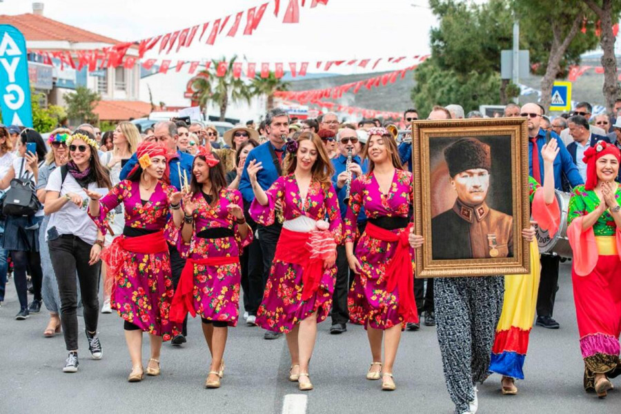 Alaçatı Ot Festivali için geri sayım başladı! Festival programı belli oldu! Alaçatı Ot Festivali ne zaman başlıyor?