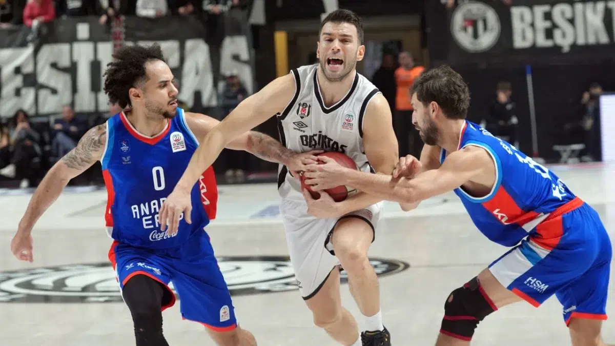 Beşiktaş Fibabanka, Anadolu Efes'i evinde 85-80 mağlup etti!