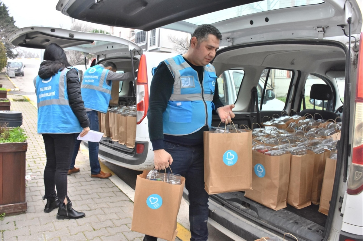 Balıkesir Büyükşehir Belediyesi'nden öğrencilere beslenme desteği!