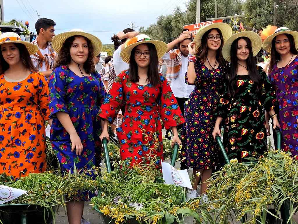 Alaçatı Ot Festivali için geri sayım başladı! Festival programı belli oldu! Alaçatı Ot Festivali ne zaman başlıyor?