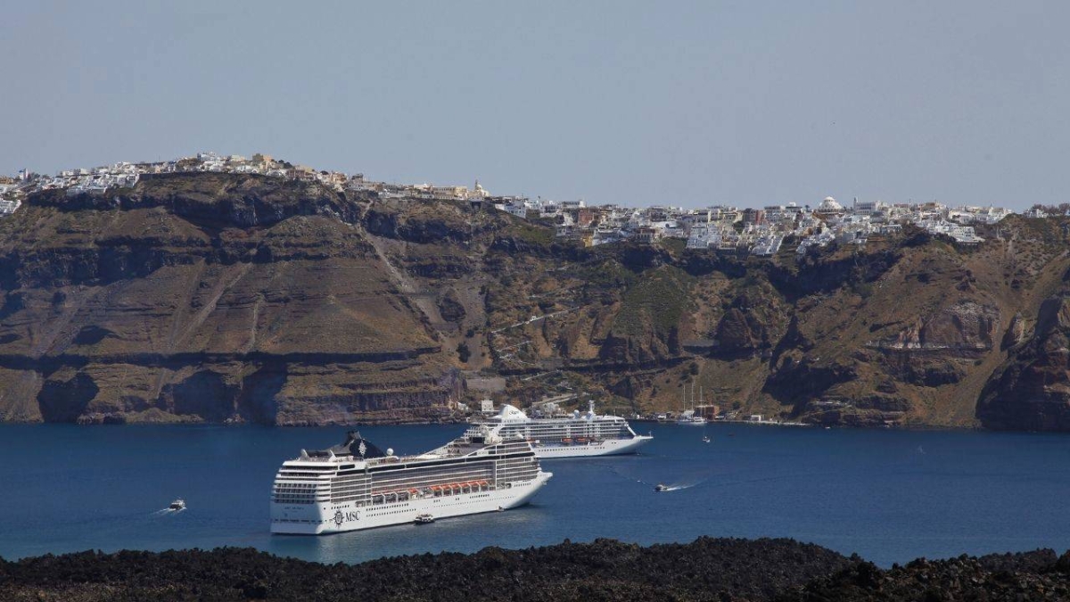 Ege Denizi'nde deprem paniği! Santorini Adası boşaltılıyor!