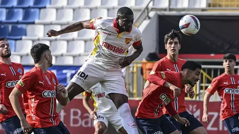 Göztepe, Kasımpaşa'yı 5-0 yenerek Türkiye Kupası'nda Çeyrek Finale yükseldi!