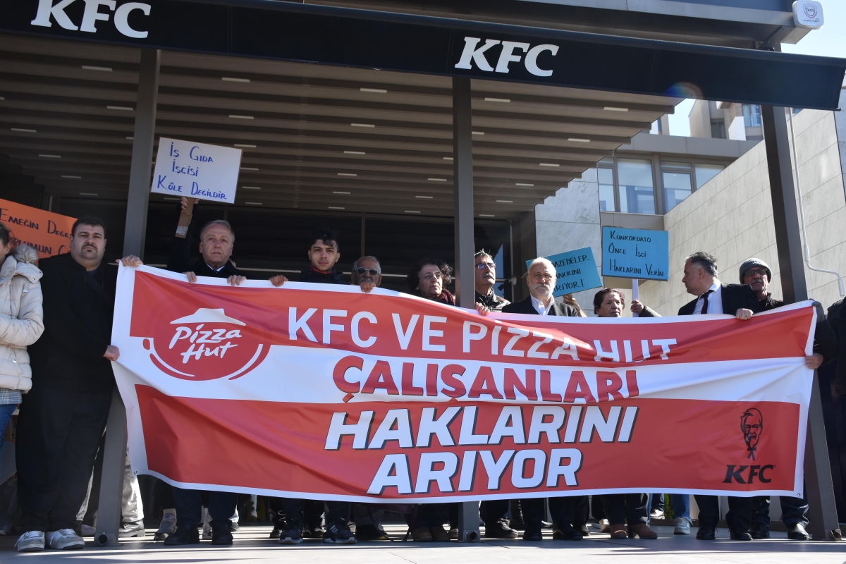 KFC ve Pizza Hut çalışanlarından protesto!