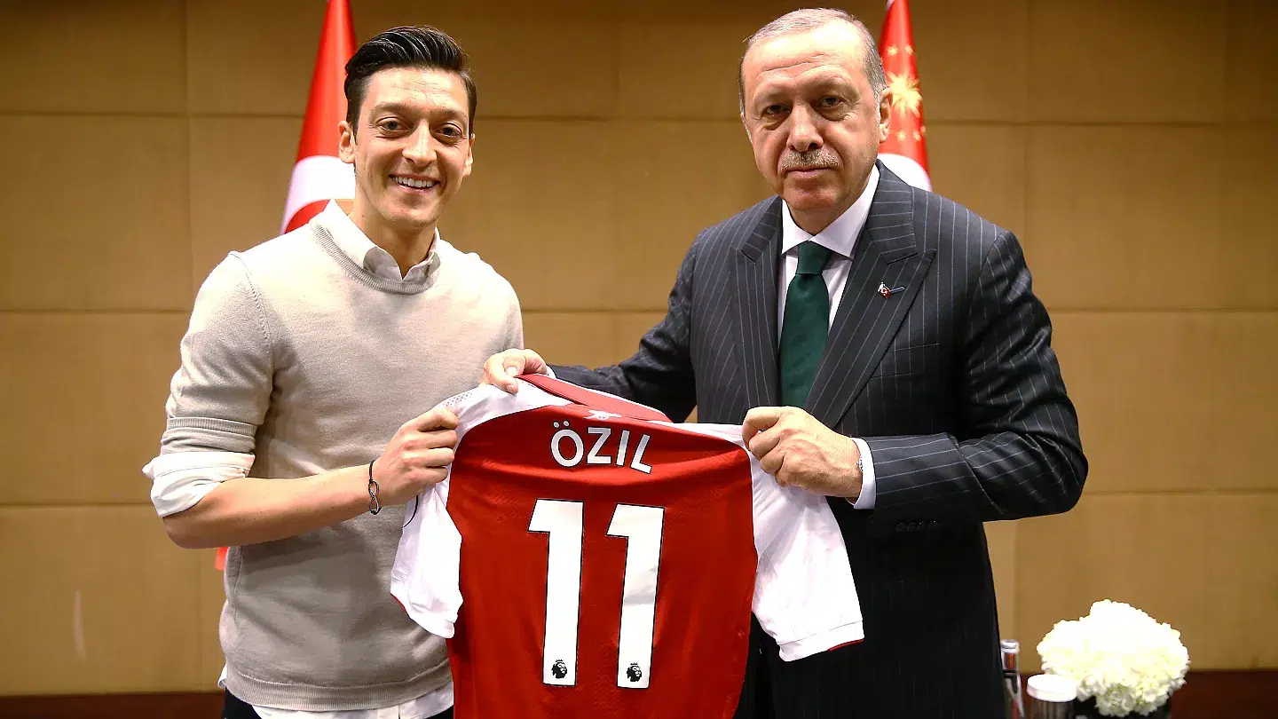 AK Parti’nin 8. Olağan Büyük Kongresi’nde Sürpriz İsim: Mesut Özil MKYK Listesinde