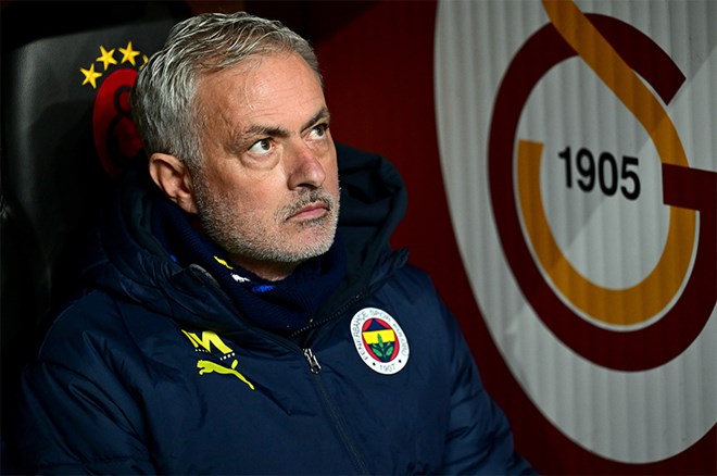 Galatasaray'dan Mourinho'nun Sözlerine Sert Tepki: "Ben Bir İnsanım, Maymun Değilim"