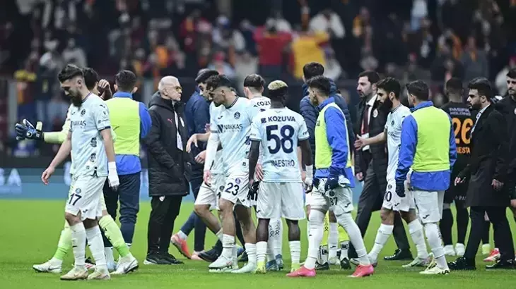 Kural değişiyor! Sahadan çekilmenin cezası belli oldu! Adana Demirspor'a uygulanacak mı?