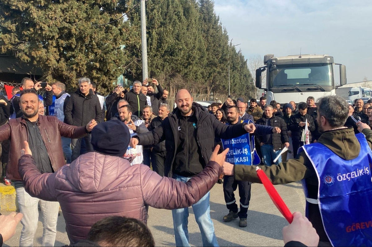 Sosyal Medya Fenomeni Oğuzhan Alpdoğan, Eski Çalıştığı Fabrikadaki Greve Destek Verdi!