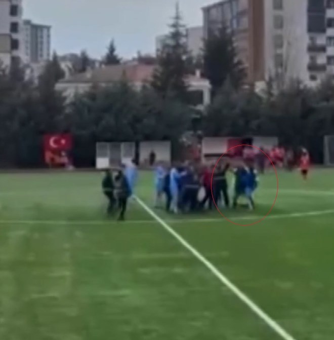 Amatör Lig'de Saha Karıştı! Hakeme Tekmeli, Yumruklu Saldırı!