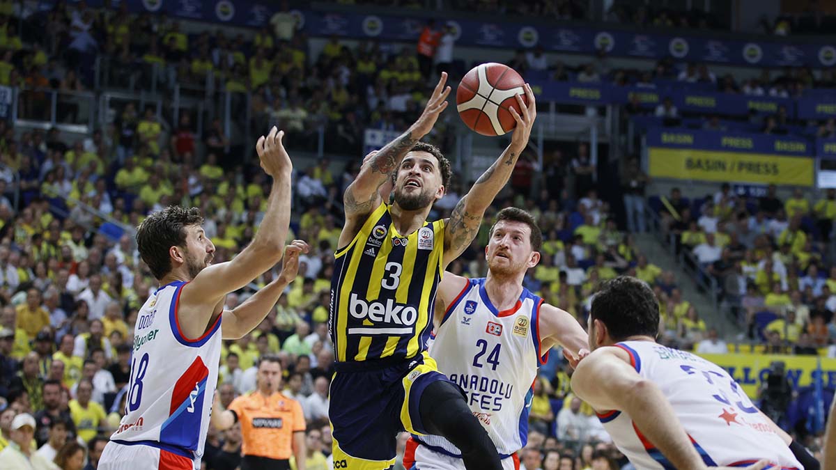 Fenerbahçe Beko, Anadolu Efes Deplasmanında Son Nefeste Galip Geldi!