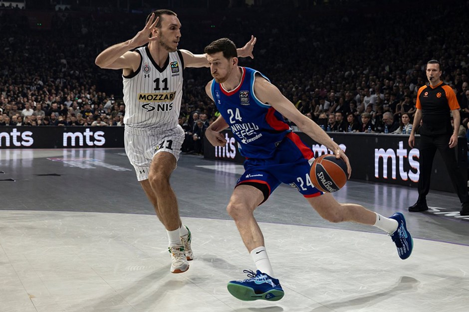 Anadolu Efes'ten Partizan’a Deplasmanda Farklı Galibiyet!