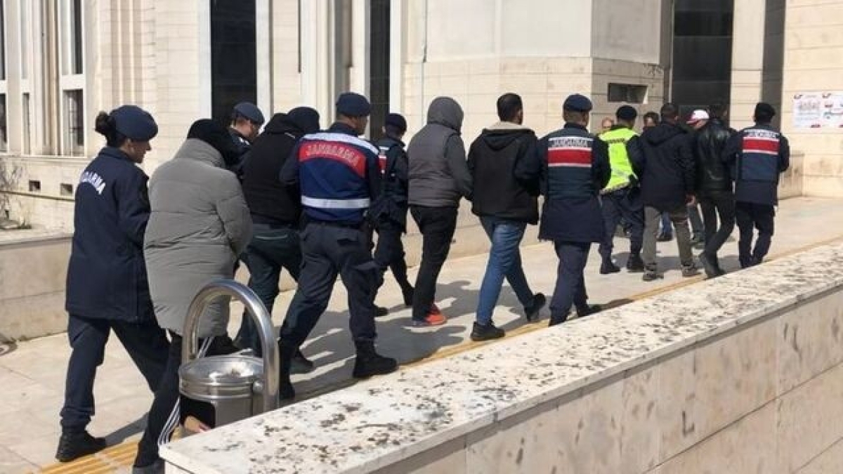 Balıkesir’de Göçmen Kaçakçılığına Darbe: Bir Haftada 18 Düzensiz Göçmen Yakalandı!