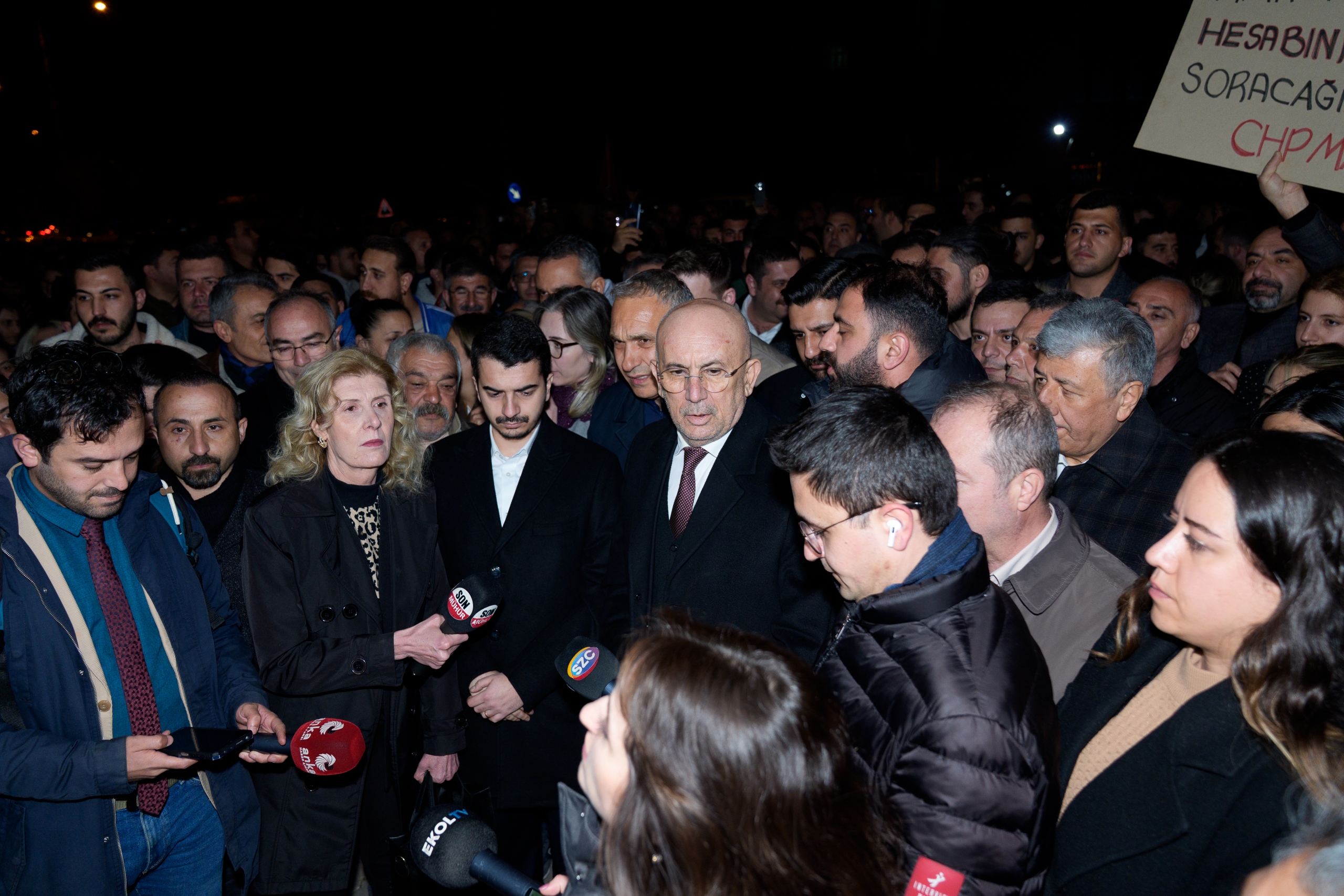 CHP'den YÖK Binası Önünde Eylem!