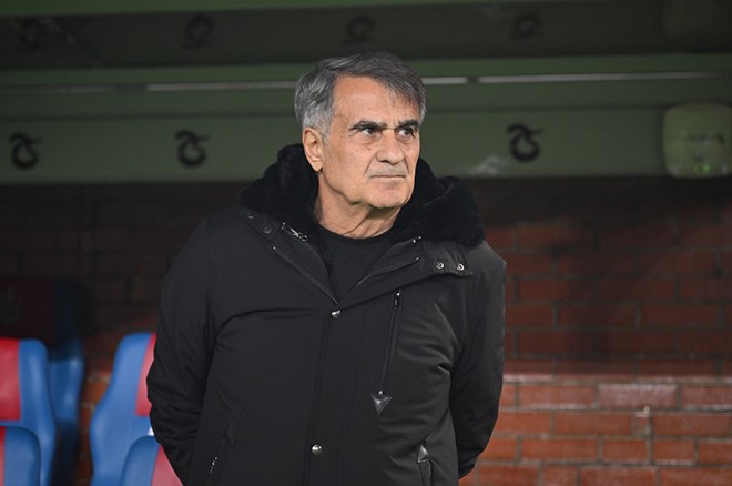 Trabzonspor'da Şenol Güneş Dönemi Sona Mı Eriyor? Kritik Toplantı Bitti! Şenol Güneş'in Açıklamaları Merakla Bekleniyor!